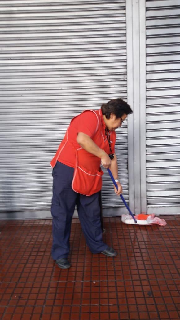 Trabajo de aseo en altura